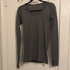 Lululemon Swiftly Tech Long Sleeve Crew Size 6